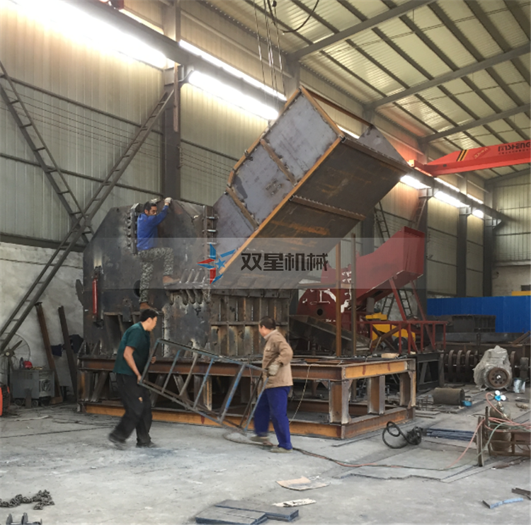 廢鋁粉碎機(jī)廠家生產(chǎn)現(xiàn)場(chǎng)