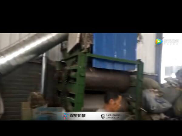 易拉罐壓扁機(jī)設(shè)備工作視頻