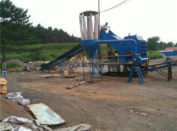 金屬粉碎機生產線現(xiàn)場