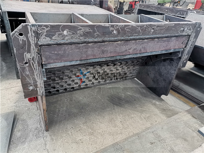 金屬破碎機(jī)<a href='http://www.greeniq-systems.com/case/502.html' target='_blank'><span>篩板</span></a>