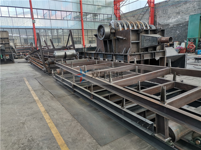 金屬粉碎機生產(chǎn)現(xiàn)場