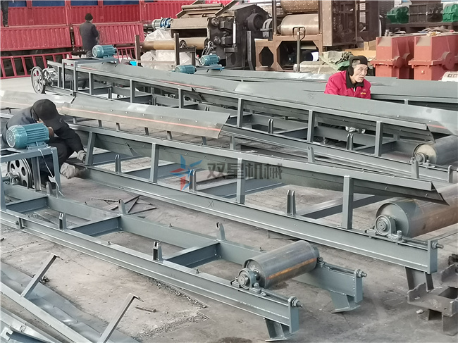 金屬破碎機配套設備<a href='http://www.greeniq-systems.com/line/602.html' target='_blank'><span>輸送帶</span></a>