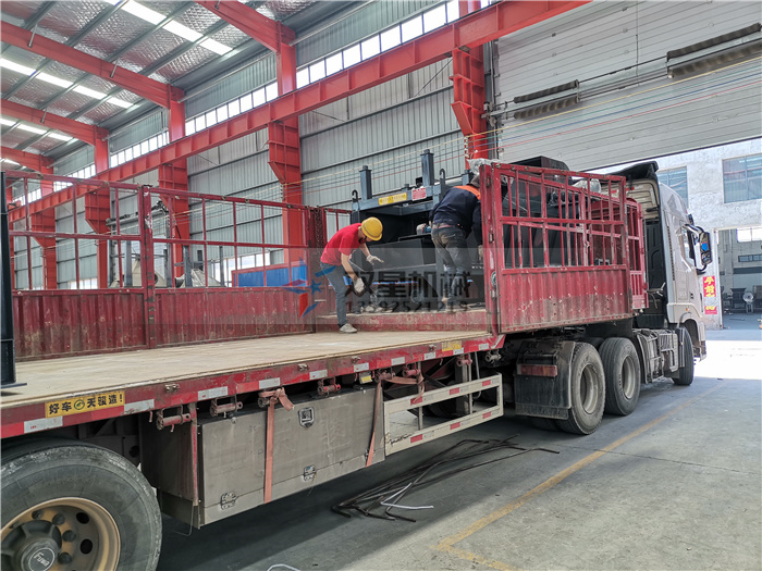 渦電流分選機(jī)裝車發(fā)貨