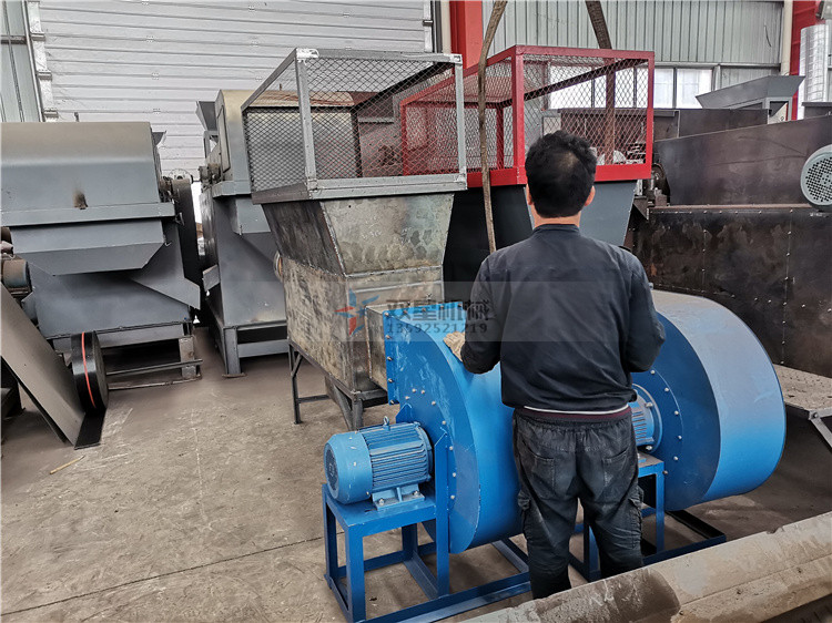 易拉罐壓扁機設(shè)備配件-輸送機、易拉罐吹風(fēng)裝置展示