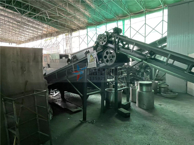 斷橋鋁廢鋁料可以用什么設(shè)備來(lái)分解開(kāi)？