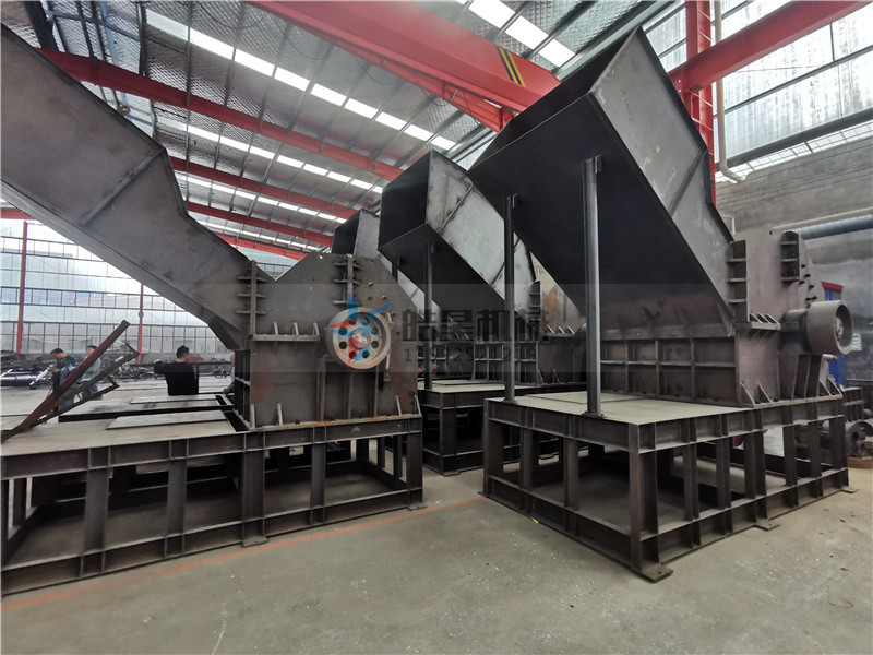 金屬粉碎機(jī)廠家生產(chǎn)現(xiàn)場