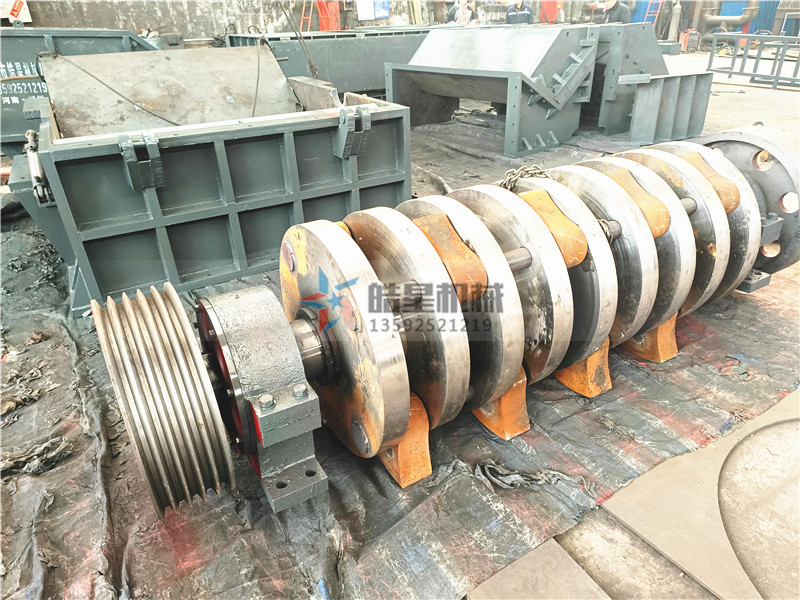 <a href='http://www.greeniq-systems.com/' target='_blank'><span>金屬粉碎機(jī)</span></a><a href='http://www.greeniq-systems.com/case/501.html' target='_blank'><span>錘頭</span></a>、<a href='http://www.greeniq-systems.com/case/502.html' target='_blank'><span>篩板</span></a>、破碎腔體生產(chǎn)組裝現(xiàn)場