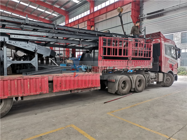 金屬粉碎機(jī)和金屬破碎機(jī)設(shè)備是廢金屬加工的主要設(shè)備，金屬粉碎機(jī)和金屬破碎機(jī)是兩種用于處理金屬材料的機(jī)械設(shè)備，它們在工作原理和應(yīng)用領(lǐng)域上有一些區(qū)別。